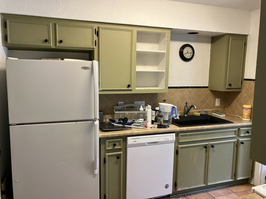 Austin condo kitchen before renovation